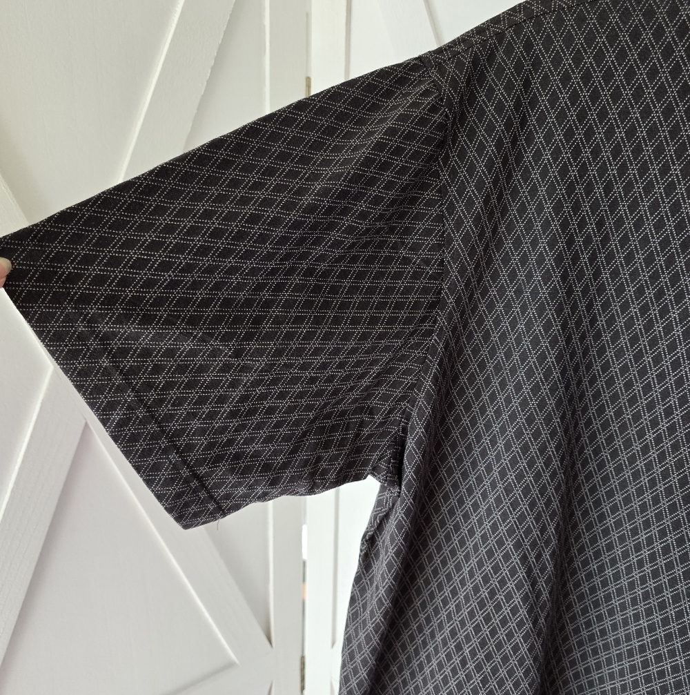 Van Heusen Black Diamond Pattern Polo Shirt - Picture 4 of 8